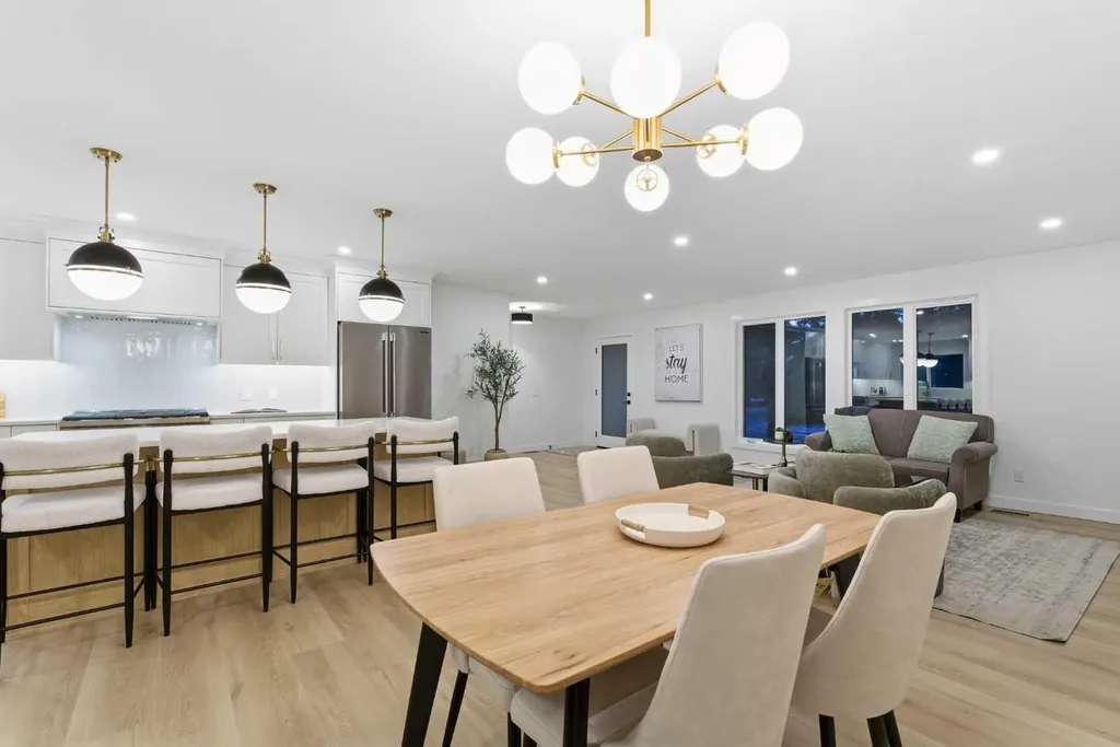 4904 Valiant Drive NW Calgary AB T3A 1X2