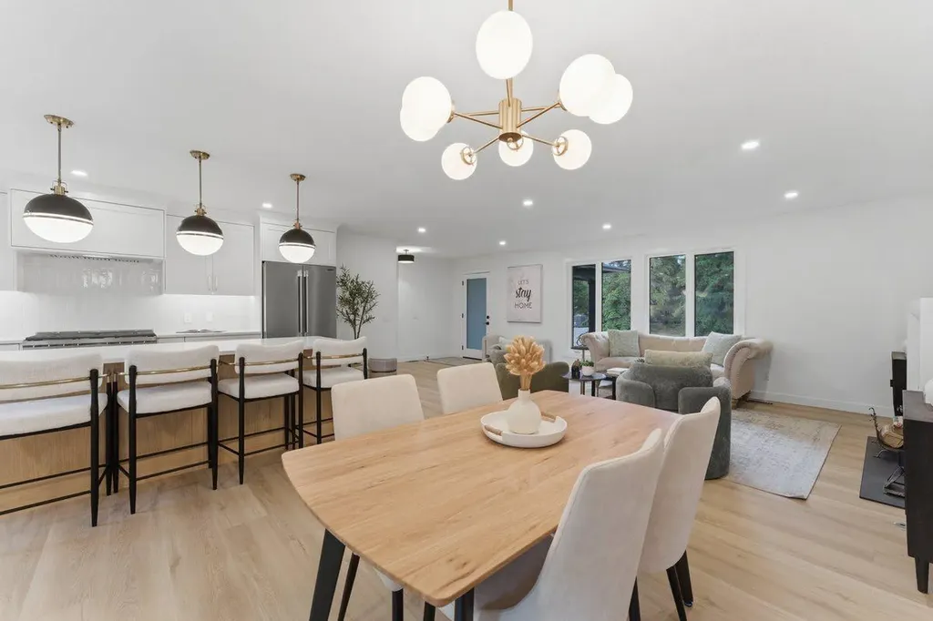 4904 Valiant Drive NW Calgary AB T3A 1X2