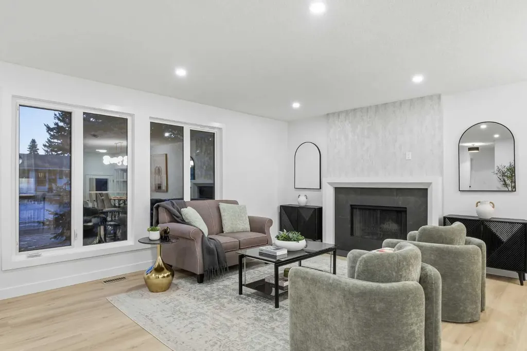 4904 Valiant Drive NW Calgary AB T3A 1X2