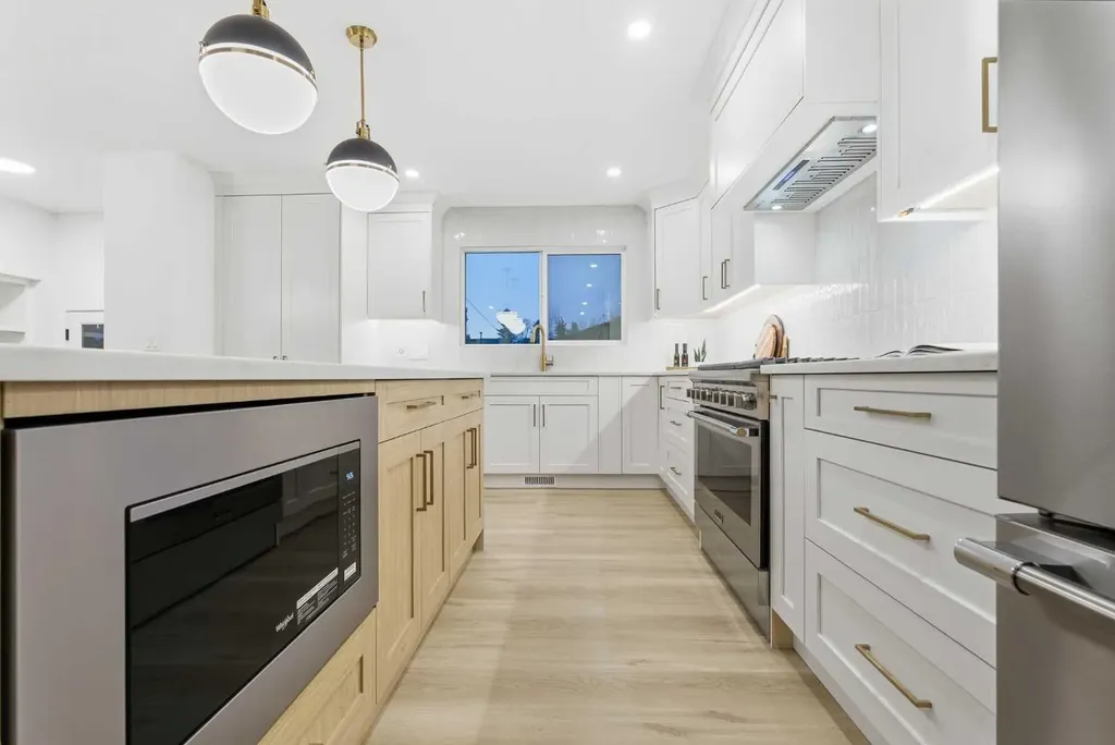 4904 Valiant Drive NW Calgary AB T3A 1X2