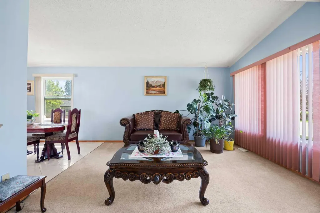 452 Manora Way NE Calgary AB T2A 4R4