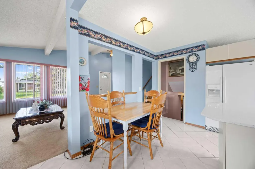 452 Manora Way NE Calgary AB T2A 4R4