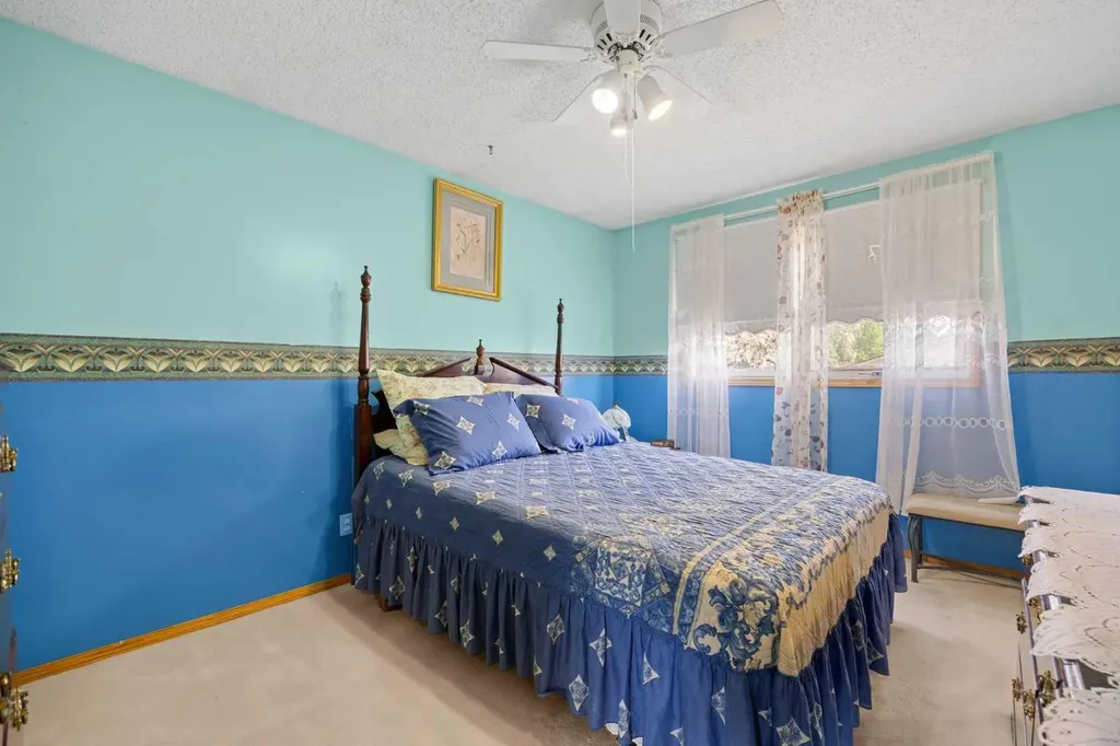 452 Manora Way NE Calgary AB T2A 4R4