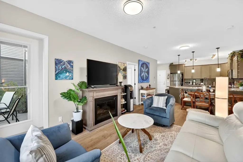 35 Aspenmont Heights SW Calgary AB T3H 0E5