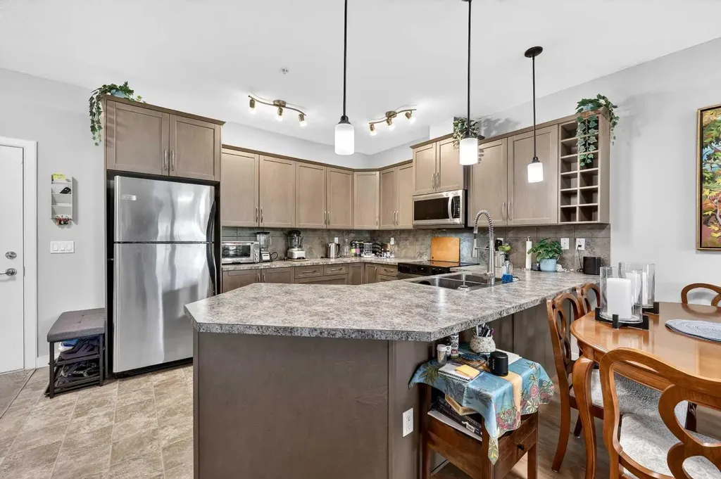 35 Aspenmont Heights SW Calgary AB T3H 0E5