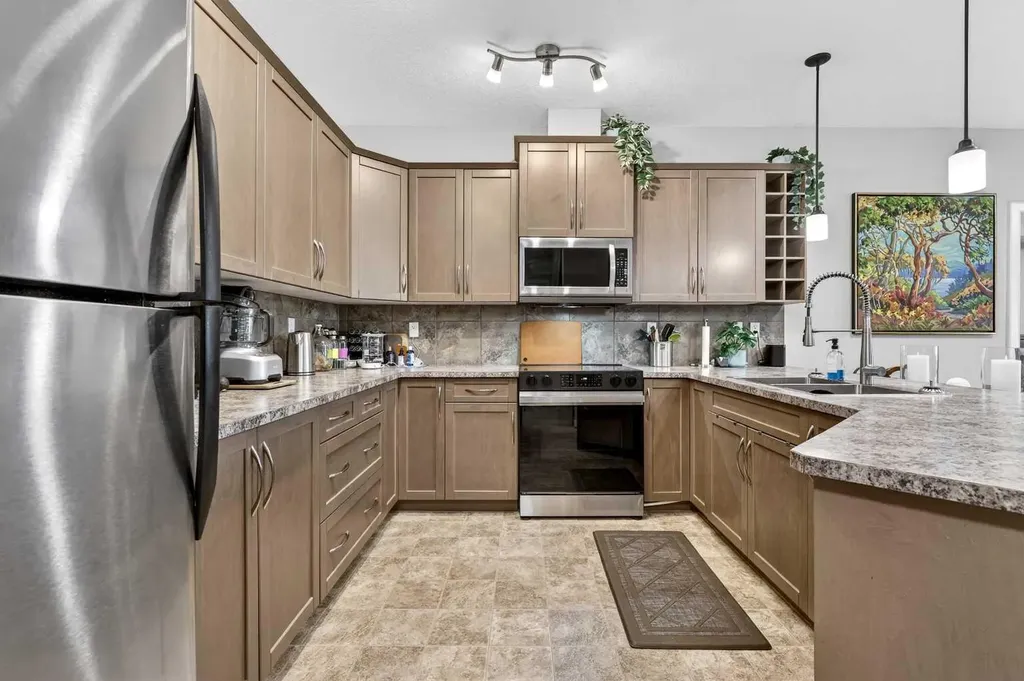 35 Aspenmont Heights SW Calgary AB T3H 0E5