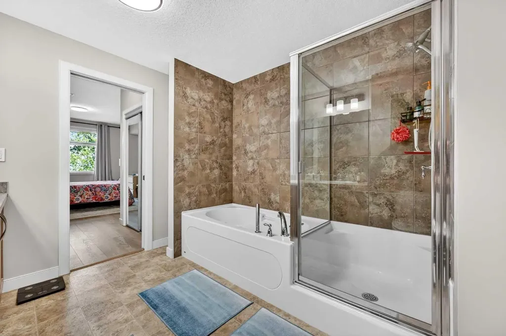 35 Aspenmont Heights SW Calgary AB T3H 0E5