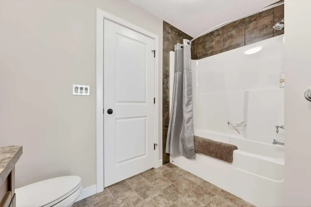 35 Aspenmont Heights SW Calgary AB T3H 0E5