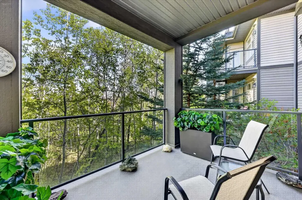 35 Aspenmont Heights SW Calgary AB T3H 0E5