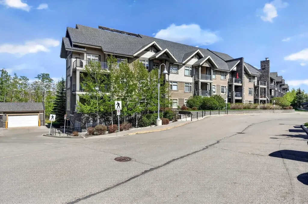 35 Aspenmont Heights SW Calgary AB T3H 0E5
