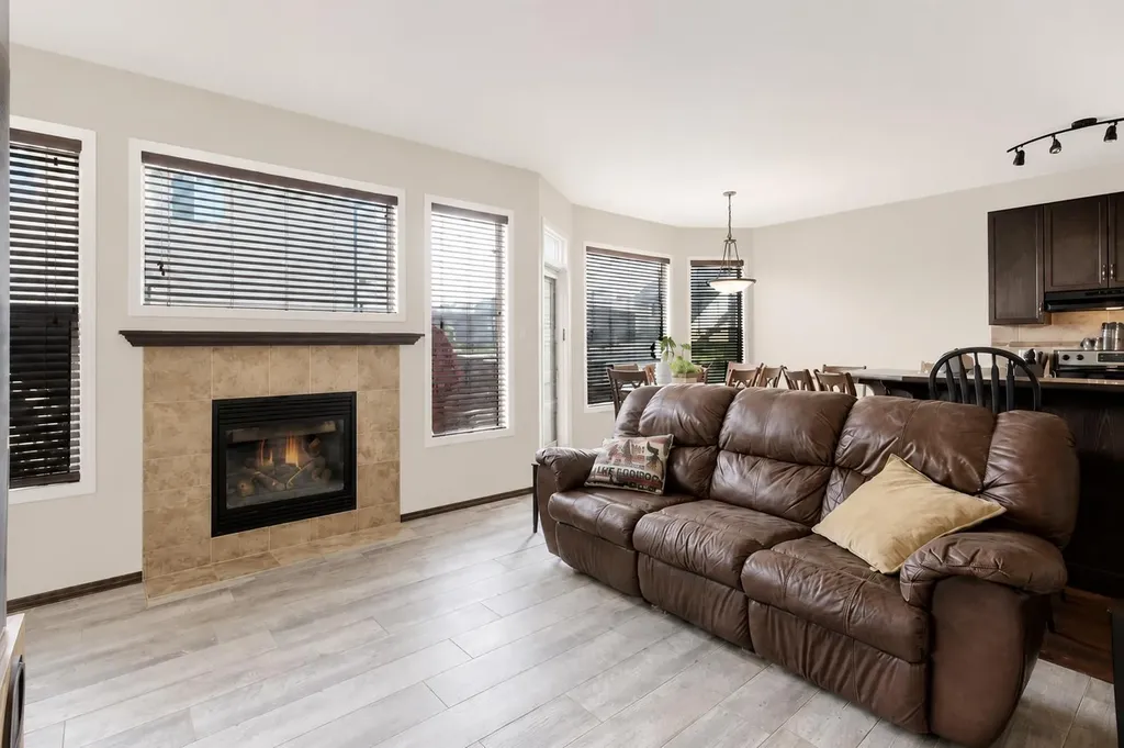 265 Brightonwoods Gardens SE Calgary AB T2Z0T4