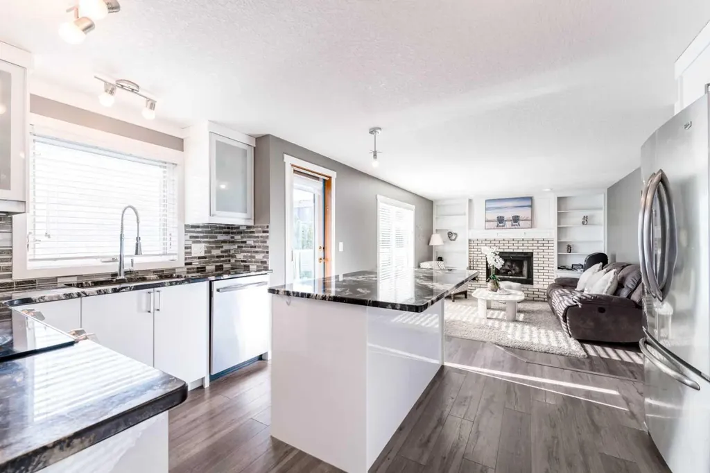 145 Hawkdale Circle NW Calgary AB T3G 2W9