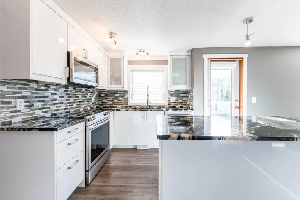 145 Hawkdale Circle NW Calgary AB T3G 2W9