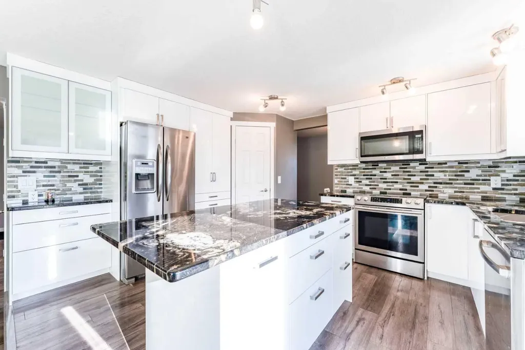 145 Hawkdale Circle NW Calgary AB T3G 2W9