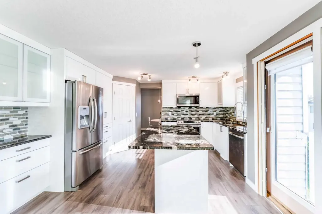 145 Hawkdale Circle NW Calgary AB T3G 2W9