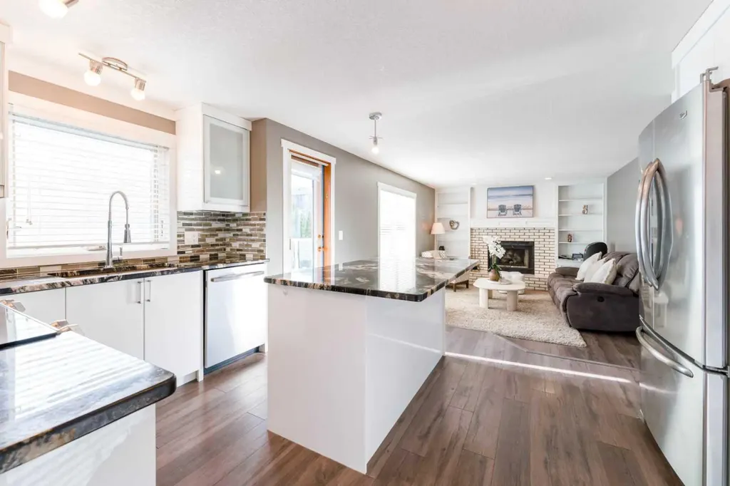145 Hawkdale Circle NW Calgary AB T3G 2W9