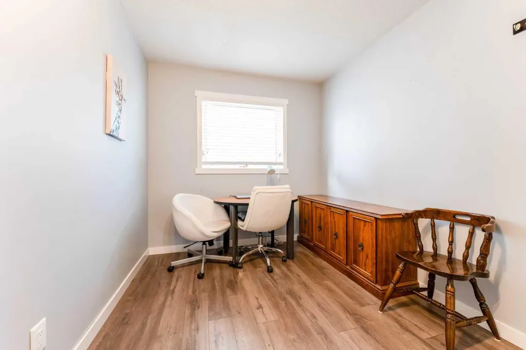 145 Hawkdale Circle NW Calgary AB T3G 2W9