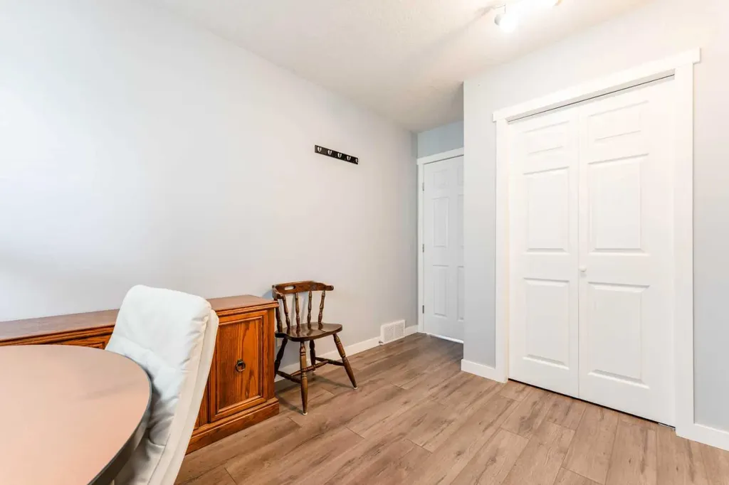145 Hawkdale Circle NW Calgary AB T3G 2W9