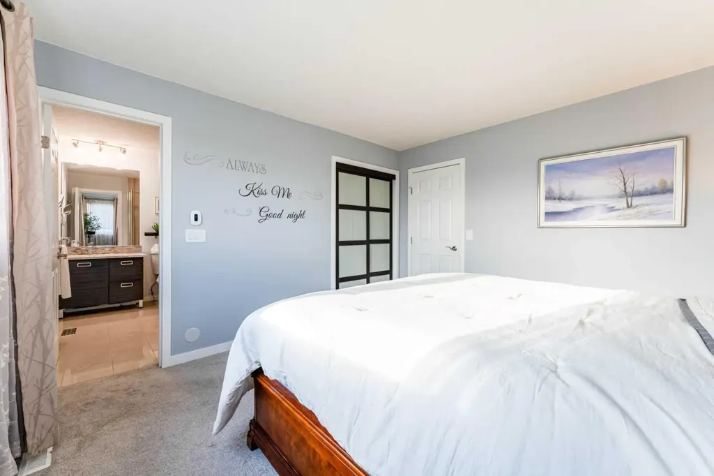 145 Hawkdale Circle NW Calgary AB T3G 2W9