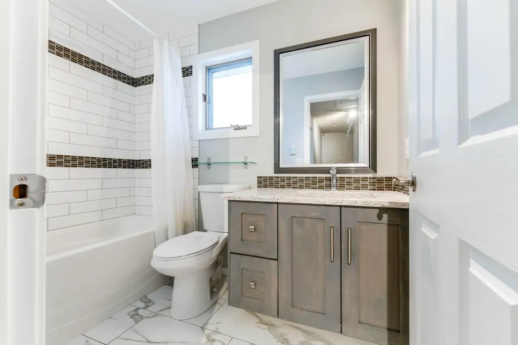 145 Hawkdale Circle NW Calgary AB T3G 2W9
