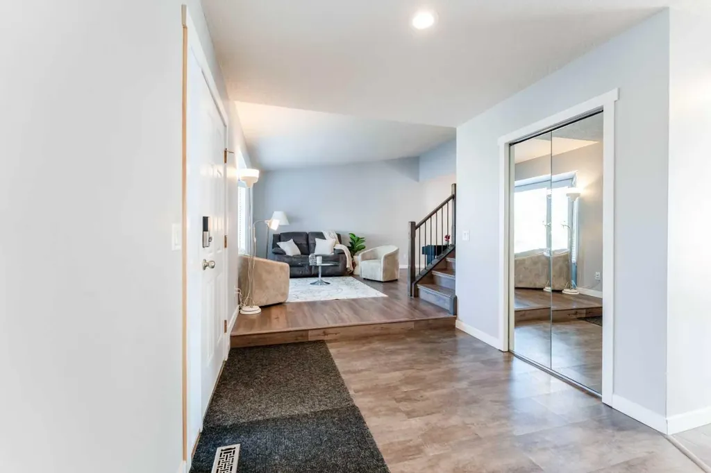 145 Hawkdale Circle NW Calgary AB T3G 2W9