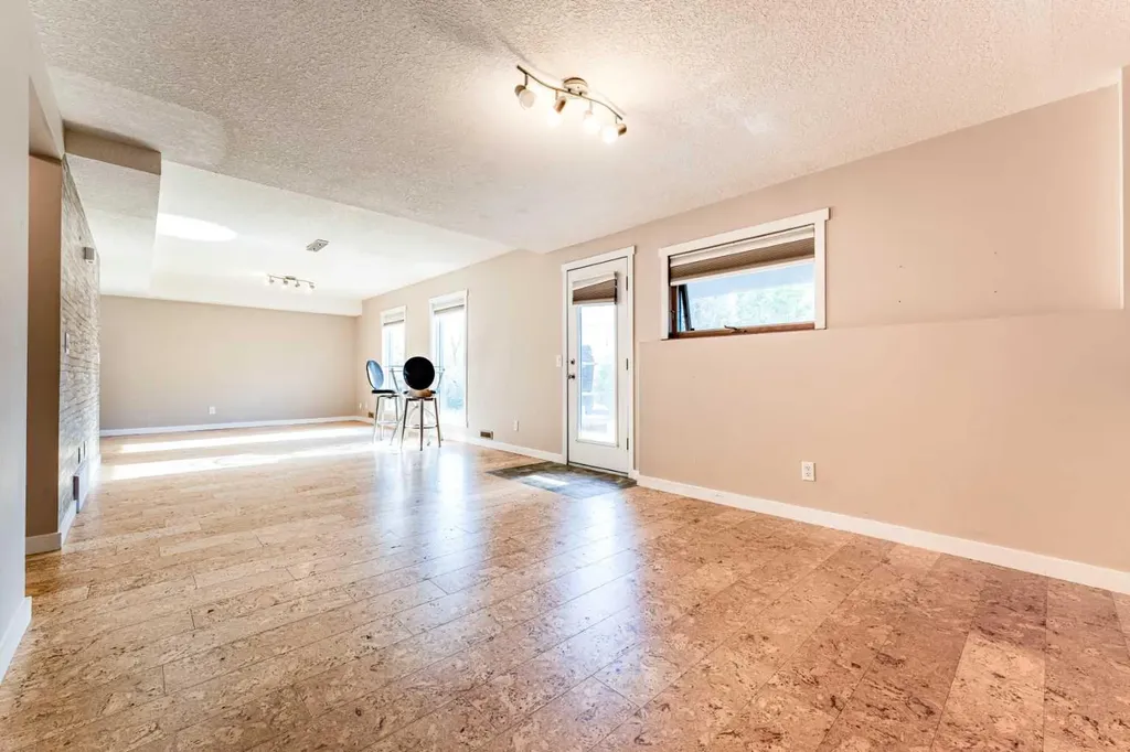 145 Hawkdale Circle NW Calgary AB T3G 2W9