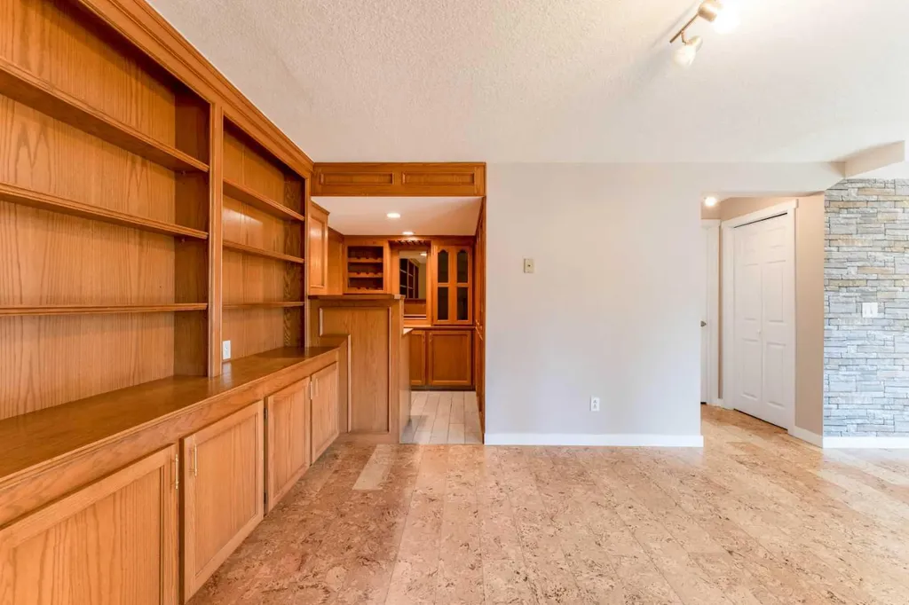 145 Hawkdale Circle NW Calgary AB T3G 2W9