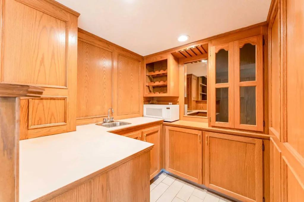 145 Hawkdale Circle NW Calgary AB T3G 2W9