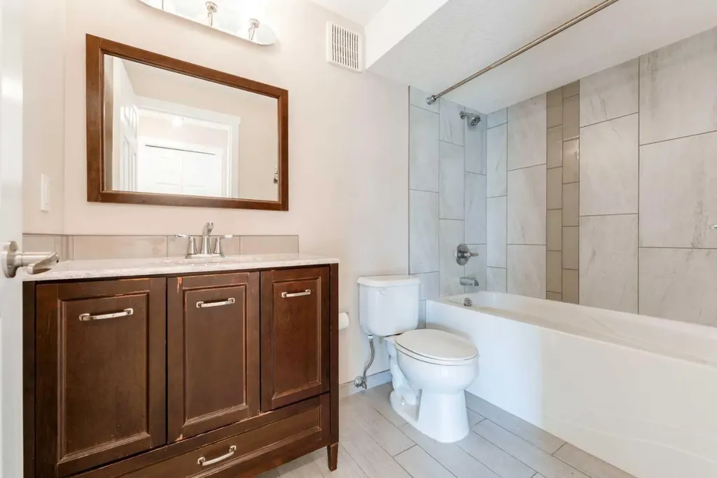 145 Hawkdale Circle NW Calgary AB T3G 2W9
