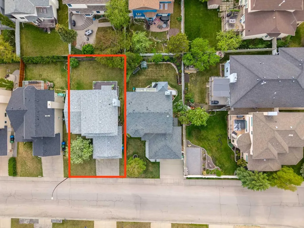 145 Hawkdale Circle NW Calgary AB T3G 2W9