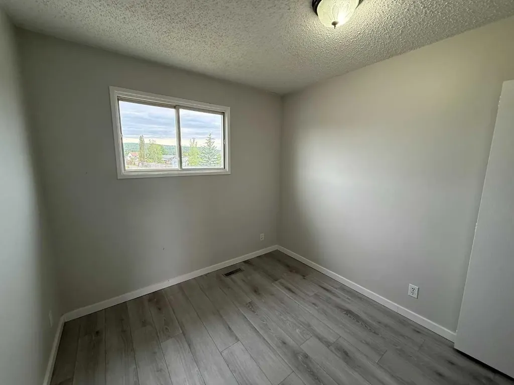 150 Sutherland Avenue Hinton AB T7V1L8