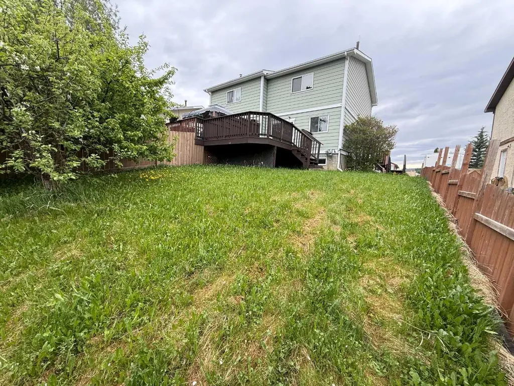 150 Sutherland Avenue Hinton AB T7V1L8