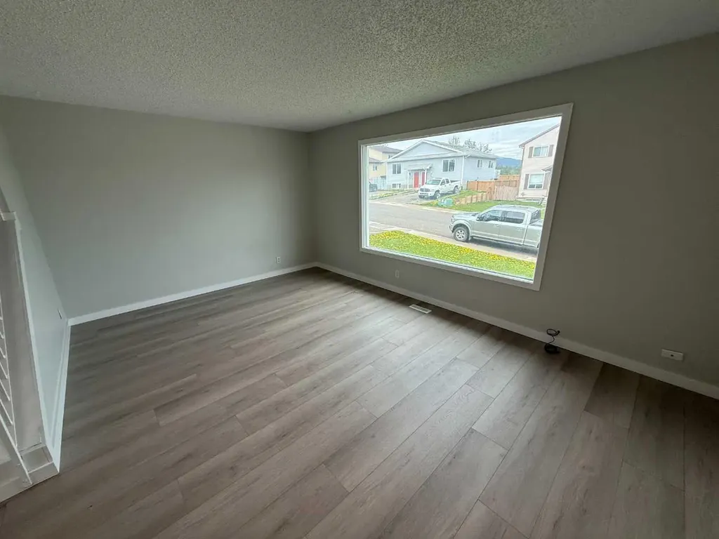 150 Sutherland Avenue Hinton AB T7V1L8