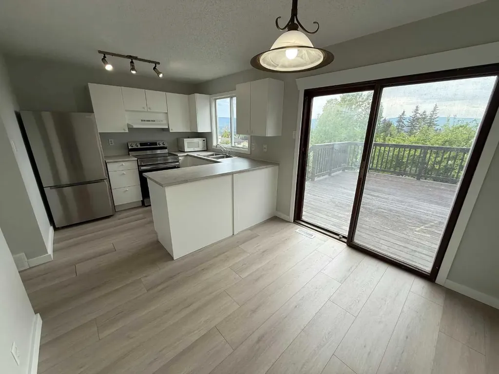 150 Sutherland Avenue Hinton AB T7V1L8