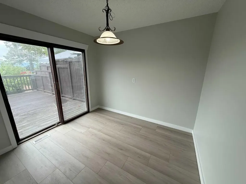 150 Sutherland Avenue Hinton AB T7V1L8
