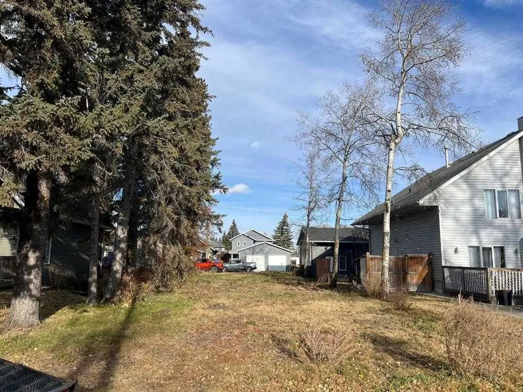 5027 35 Street Sylvan Lake AB T4S 1B3