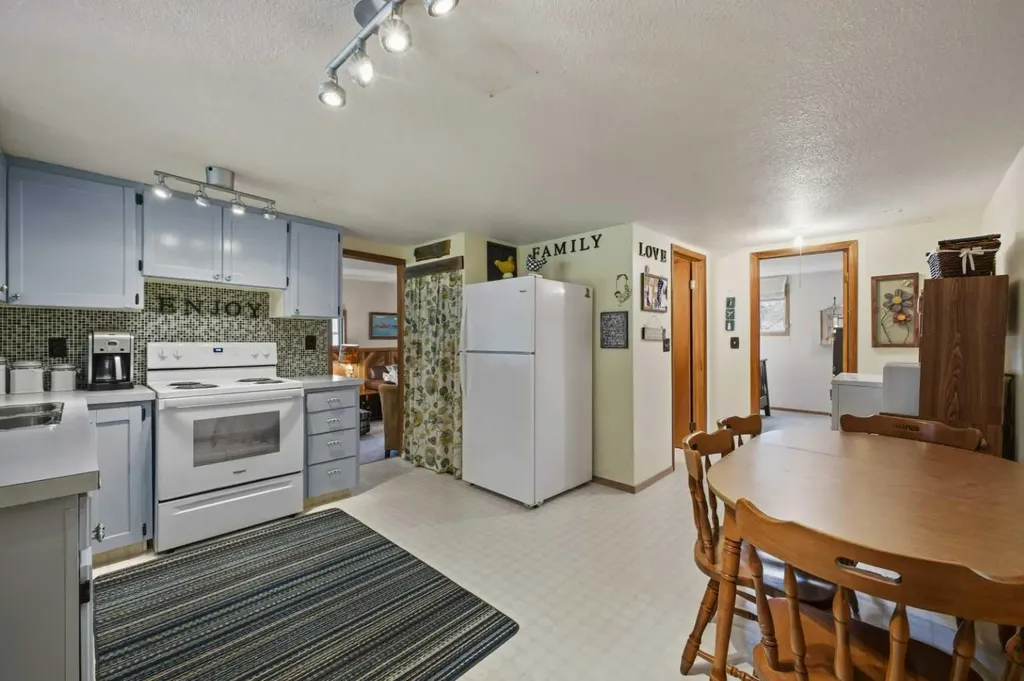 41513 Highway 771 Rural Lacombe County AB T0C 0J0
