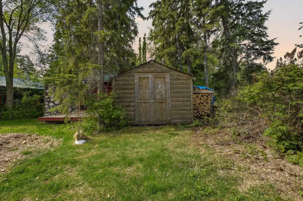 41513 Highway 771 Rural Lacombe County AB T0C 0J0