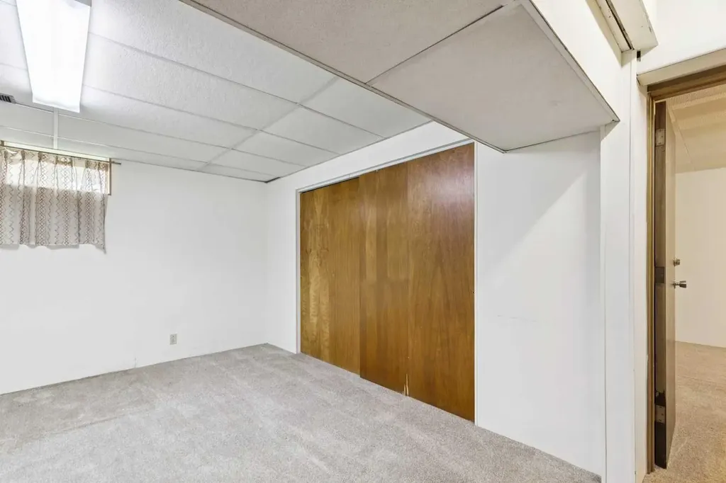 918 38 Street SE Calgary AB T2A 1G2