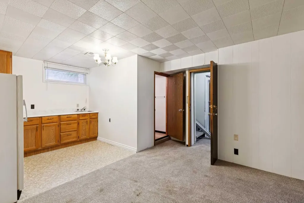 918 38 Street SE Calgary AB T2A 1G2