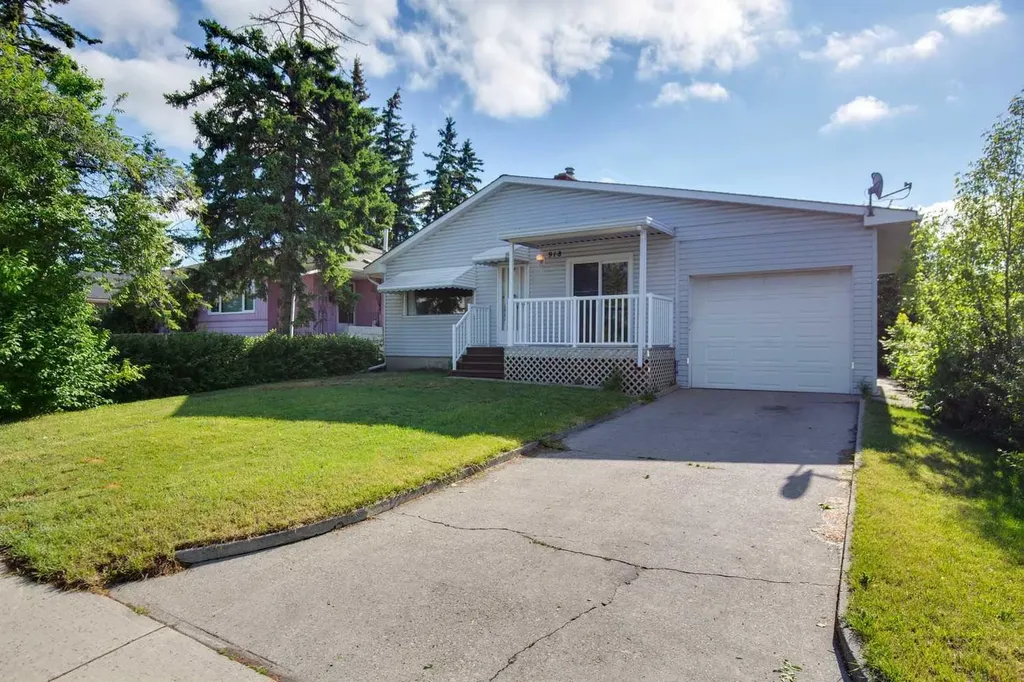 918 38 Street SE Calgary AB T2A 1G2