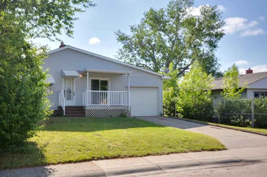 918 38 Street SE Calgary AB T2A 1G2