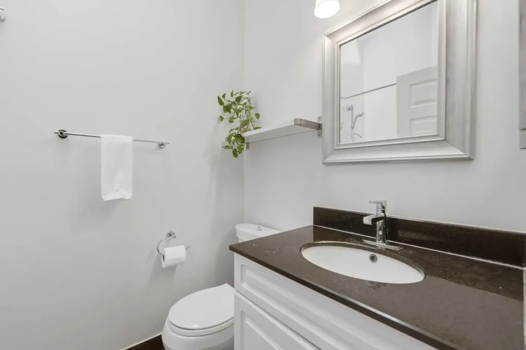 84 Coach Gate Way SW Calgary AB T3H 1Z7