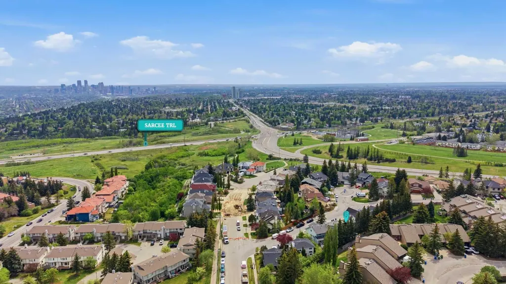 84 Coach Gate Way SW Calgary AB T3H 1Z7