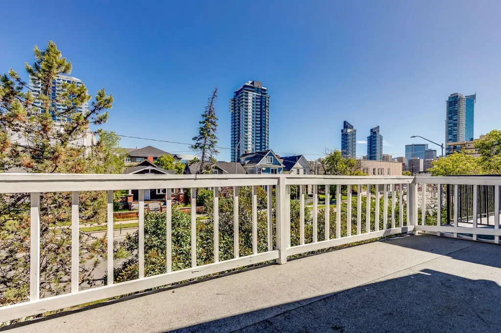 1517 12 Avenue SW Calgary AB T3C 0R1