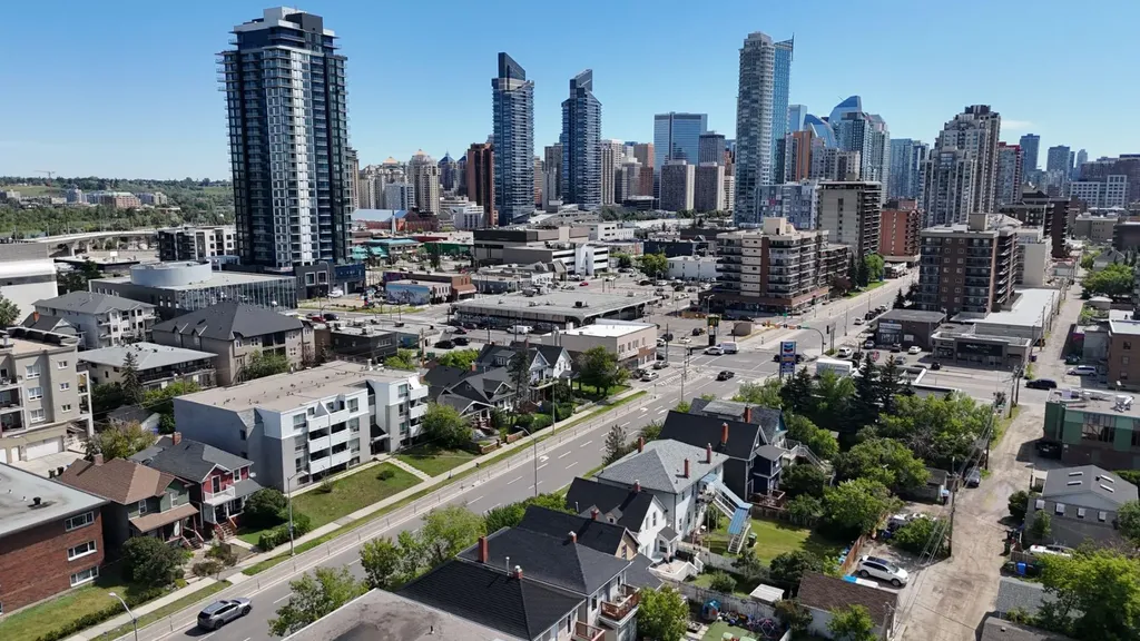 1517 12 Avenue SW Calgary AB T3C 0R1