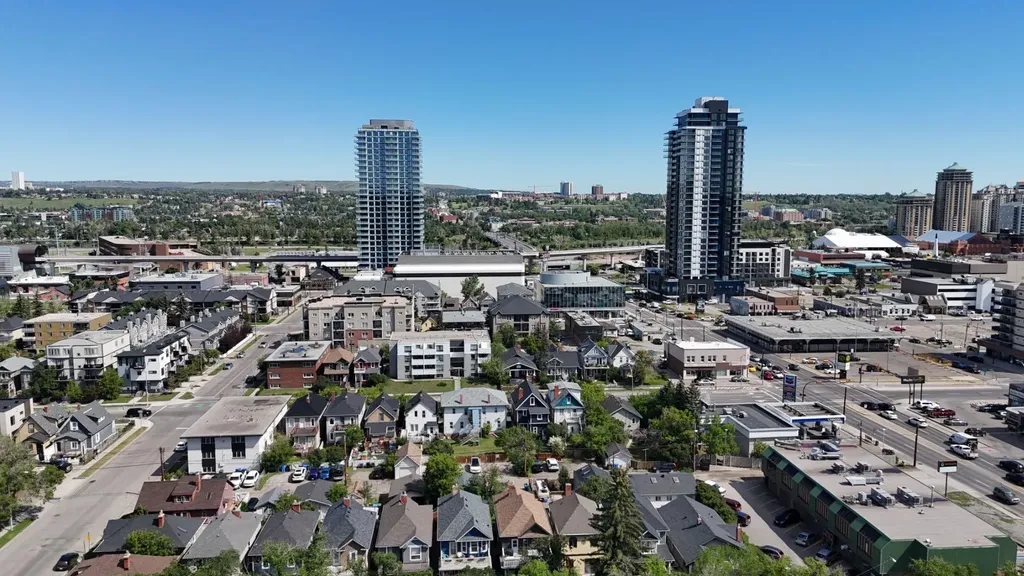 1517 12 Avenue SW Calgary AB T3C 0R1