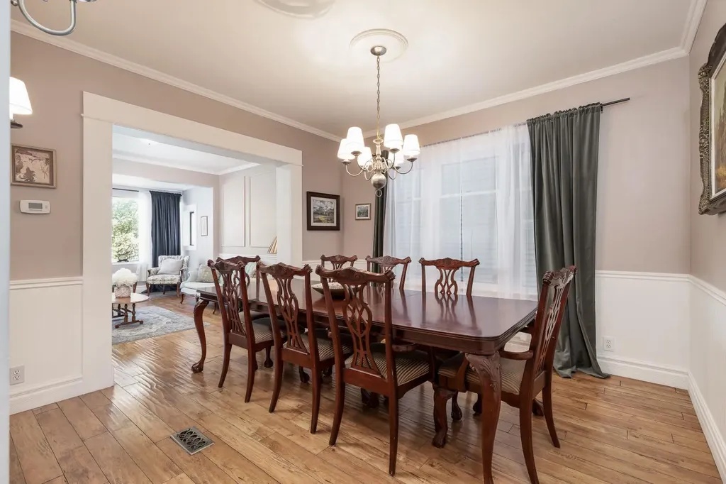 1517 12 Avenue SW Calgary AB T3C 0R1