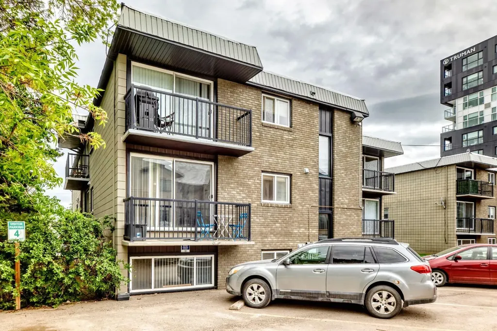 2902 17 Avenue SW Calgary AB T3E 0A9