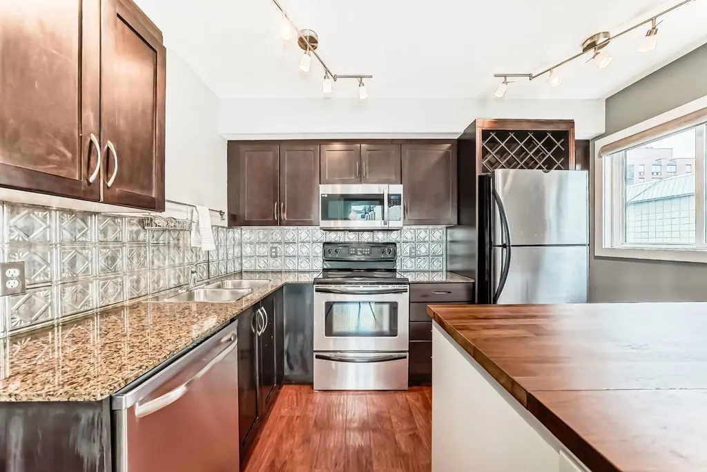 2902 17 Avenue SW Calgary AB T3E 0A9